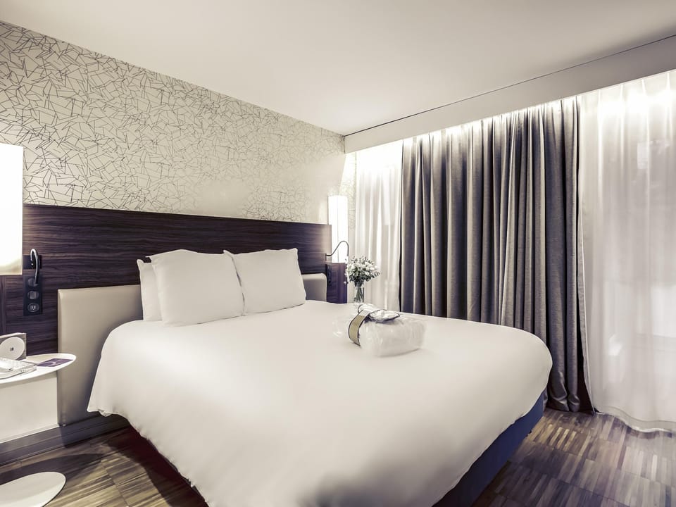 Privilege, Room, 1 Double Bed | Premium bedding, minibar, in-room safe, desk