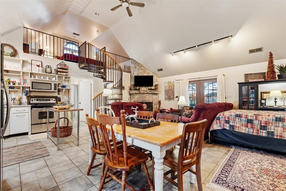 Grand Room, Multiple Beds, Fireplace, Annex Building | Individually decorated, individually furnished, iron/ironing board