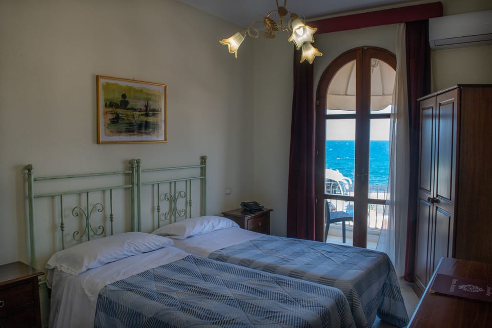 Classic Room, Sea View | In-room safe, desk, free cribs/infant beds, free WiFi