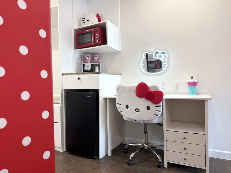 Exclusive Studio Suite, 2 Queen Beds, Non Smoking | Premium bedding, iron/ironing board, free WiFi, bed sheets