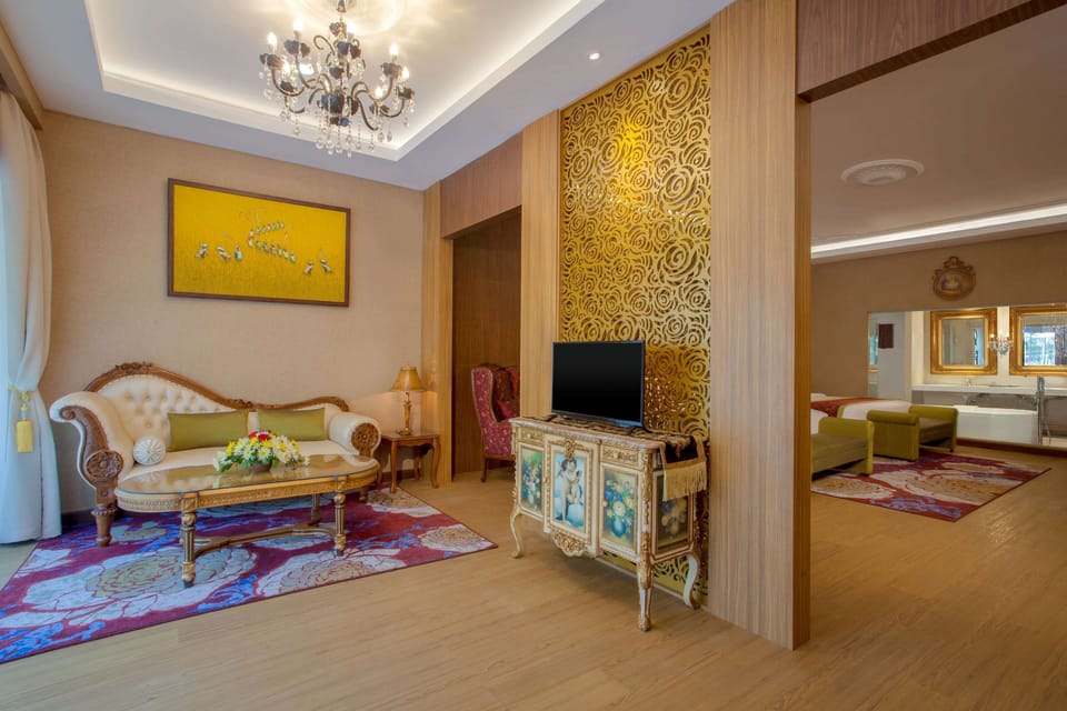 In-room safe, desk, free WiFi, bed sheets