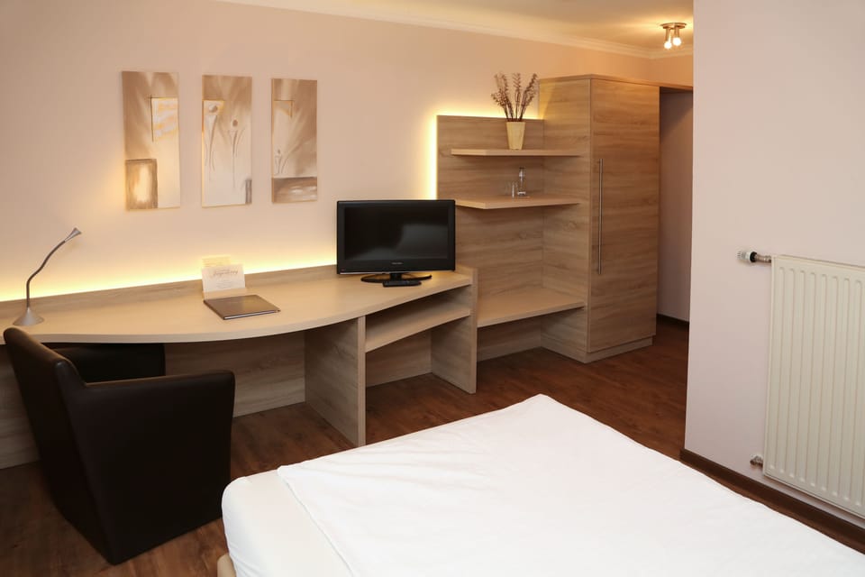 Desk, laptop workspace, iron/ironing board, free WiFi