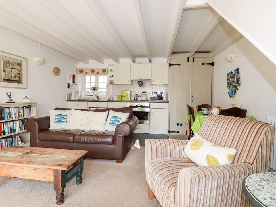 Cottage | Living room | DVD player