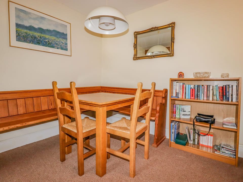 Cottage | Interior