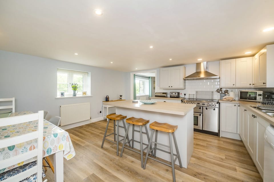 Cottage | Interior