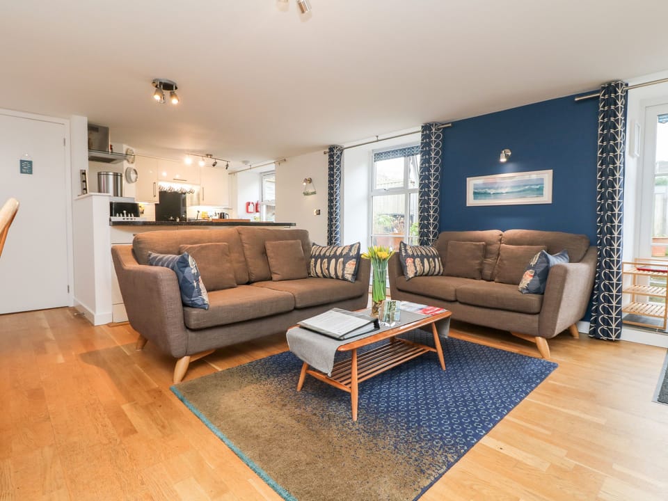 Cottage | Living area | TV