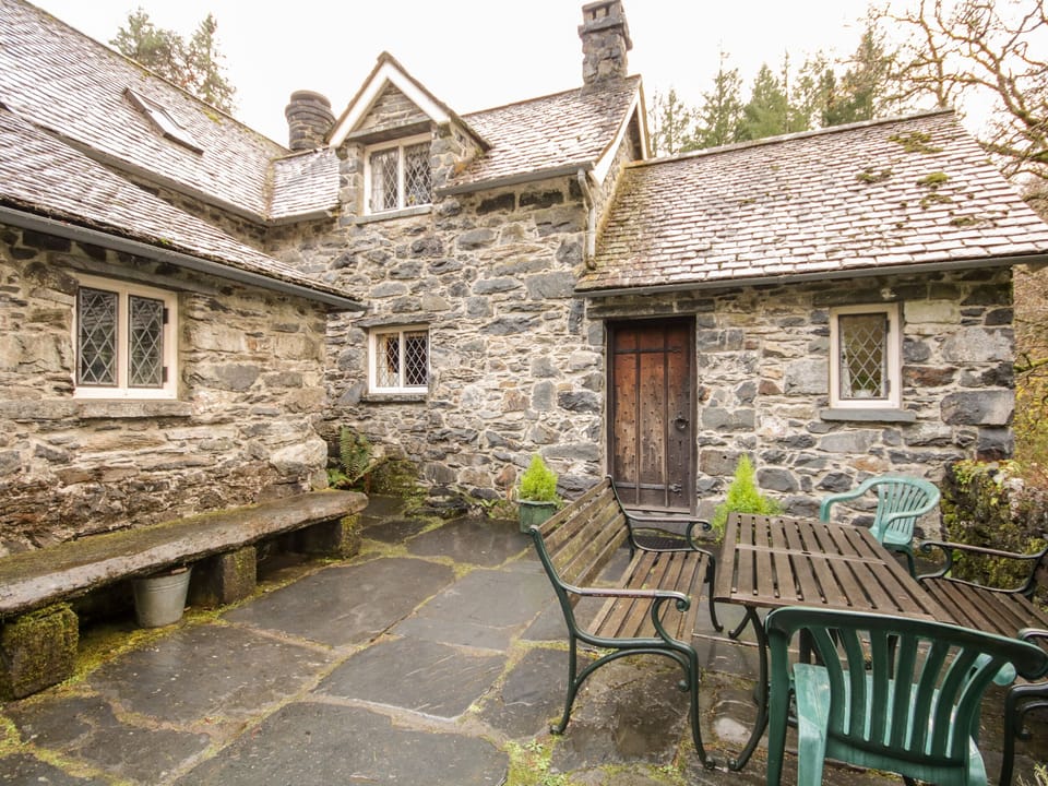 Cottage | Interior