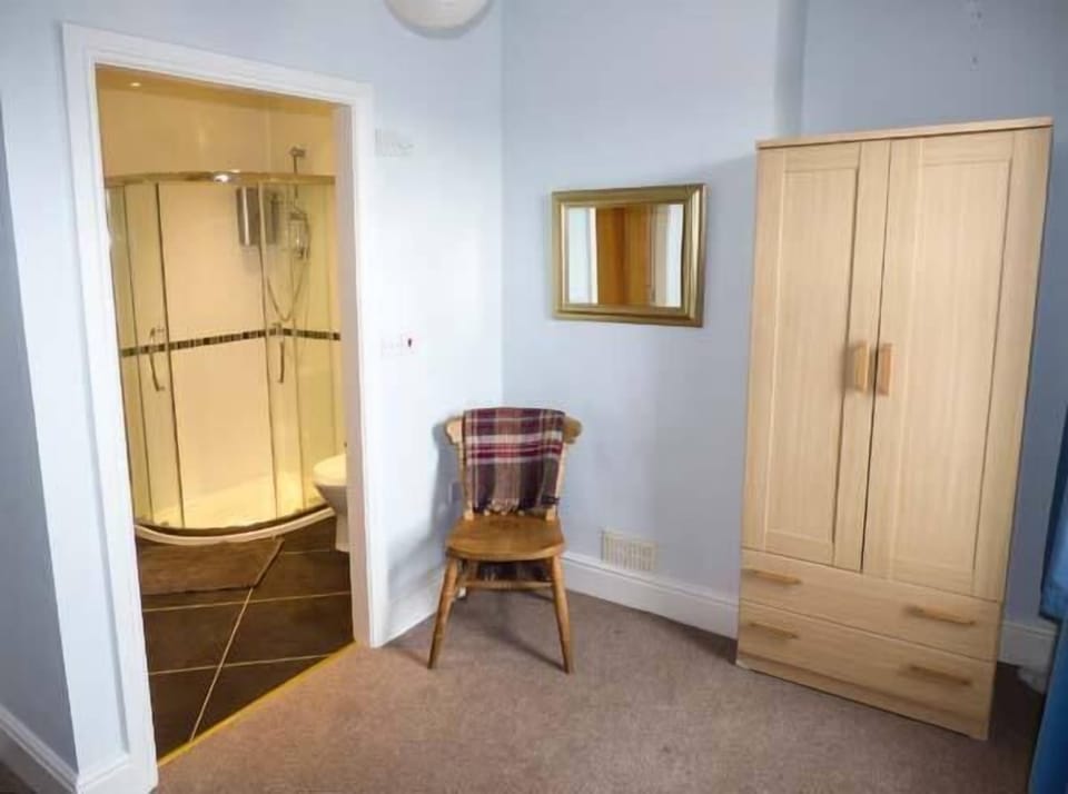 2 West View Cottage in England