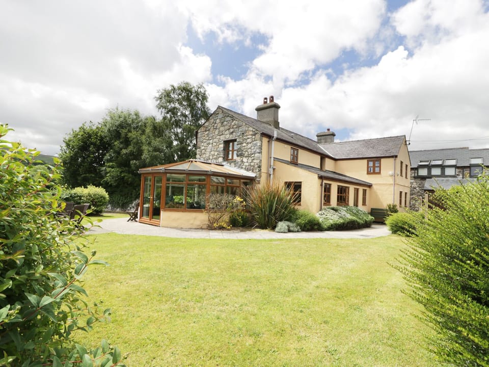 Cottage | Front of property