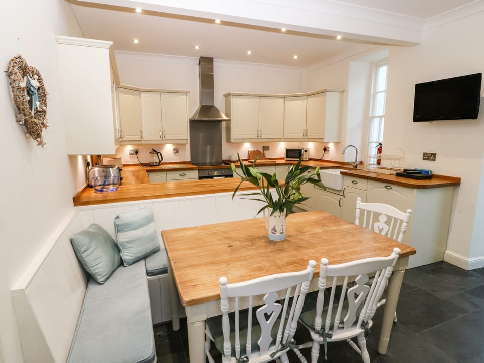 Cottage | Interior