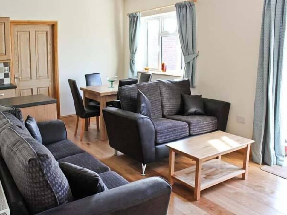 Cottage | Living room | TV