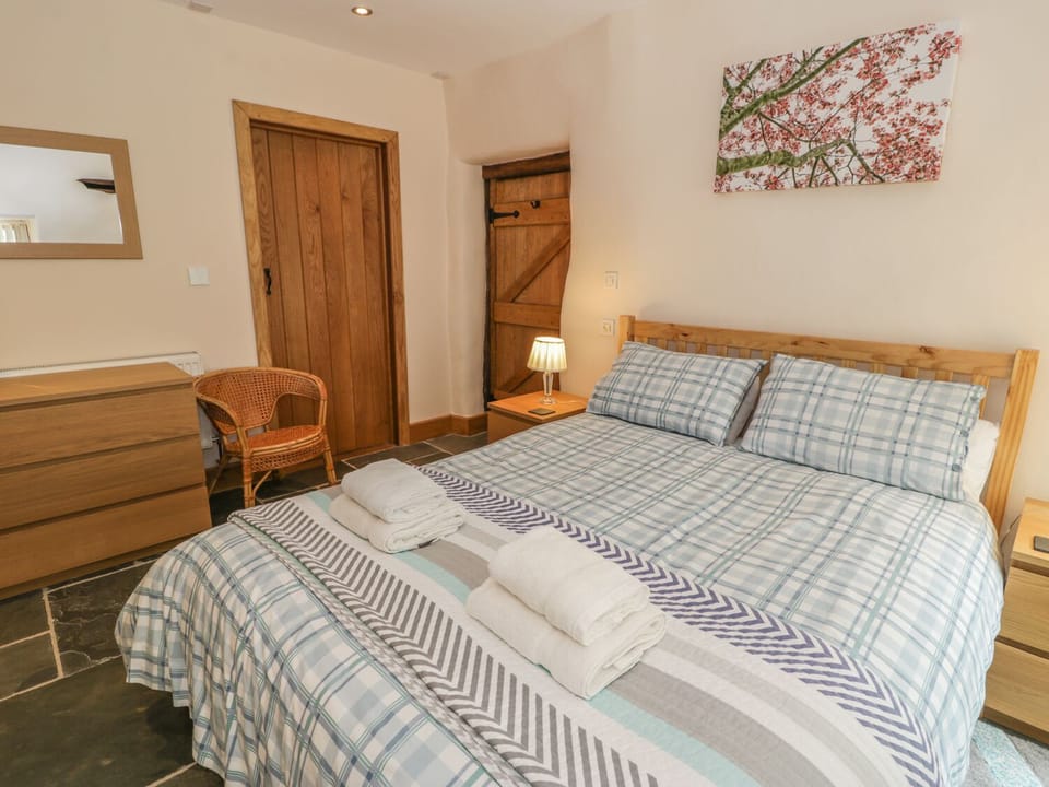 Cottage | 2 bedrooms, individually decorated, individually furnished, free WiFi