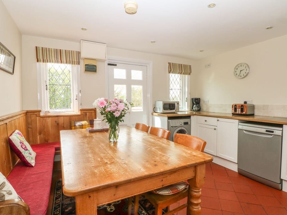Cottage | Interior