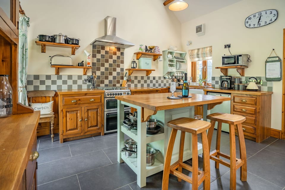 Cottage | Interior
