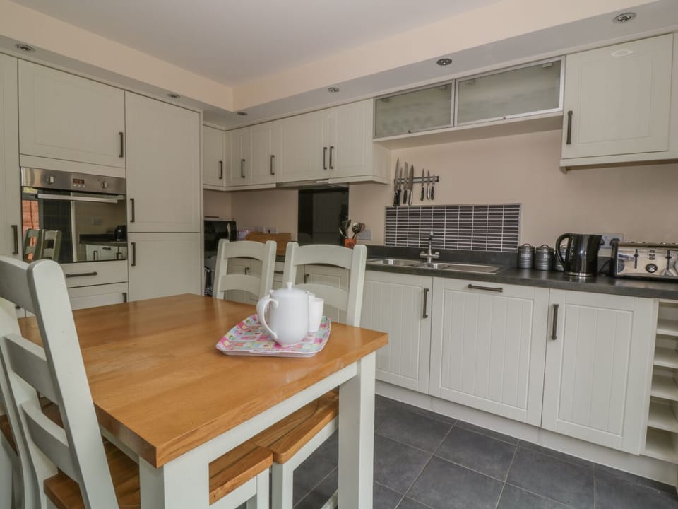 Cottage | Interior