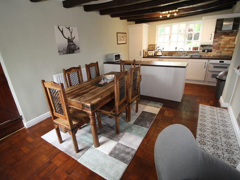 Cottage | Private kitchen | Stovetop, dishwasher, highchair, cookware/dishes/utensils