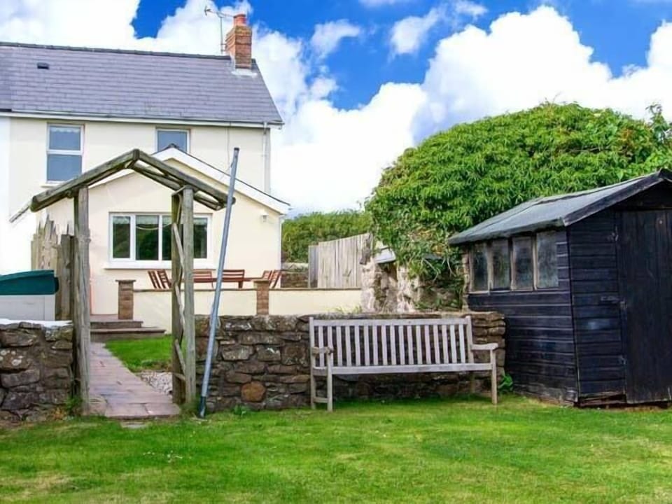 Cottage | Interior