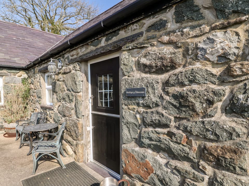 Cottage | Interior