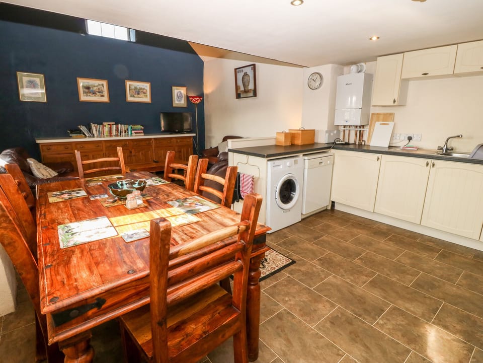 Cottage | Interior