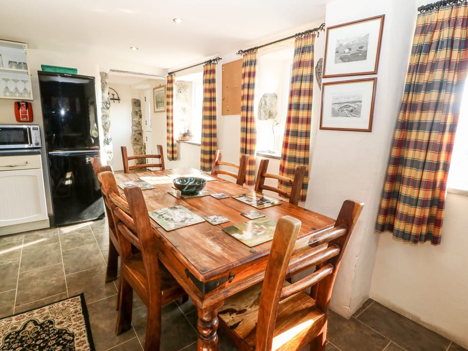 Cottage | Private kitchen | Fridge, microwave, stovetop, dishwasher