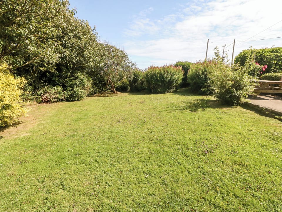 Cottage | Property grounds