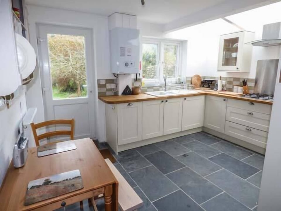 Cottage | Interior