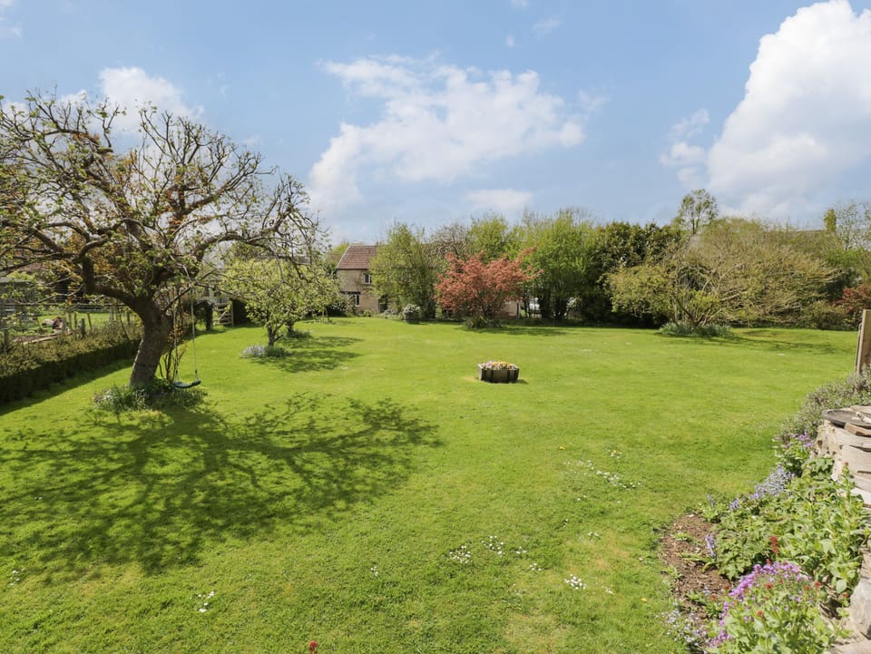 Cottage | Property grounds