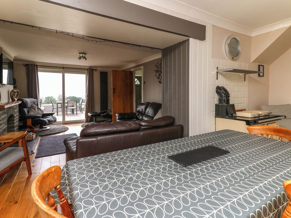 Cottage | Living area | TV, DVD player