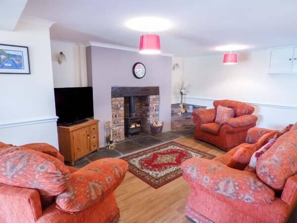 Cottage | Interior