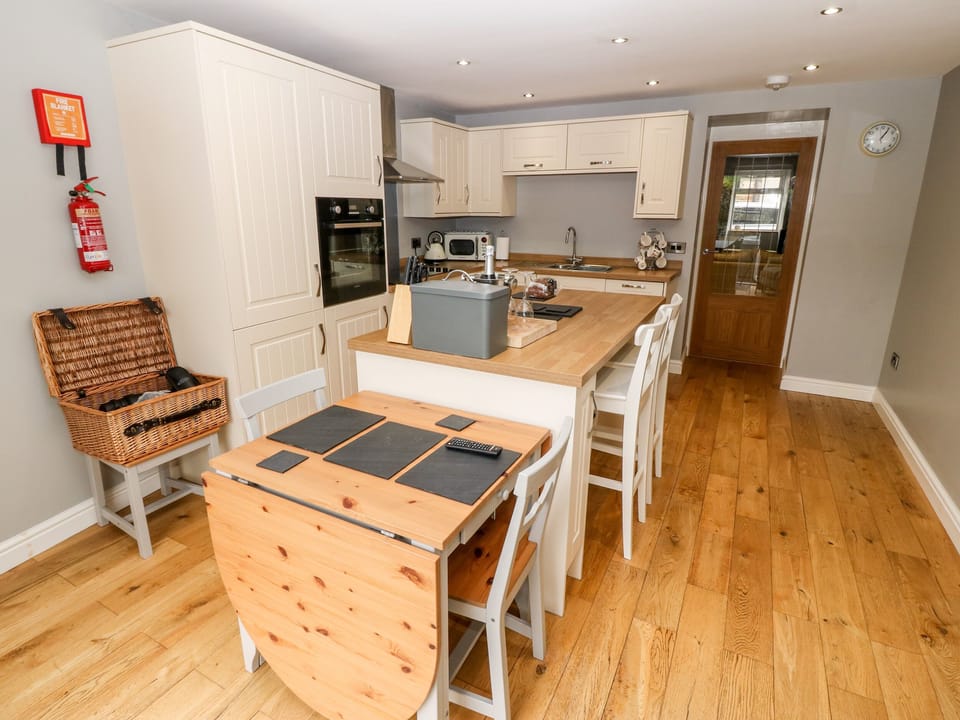 Cottage | Interior