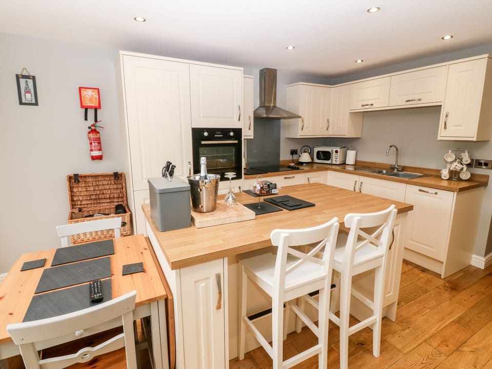 Cottage | Interior