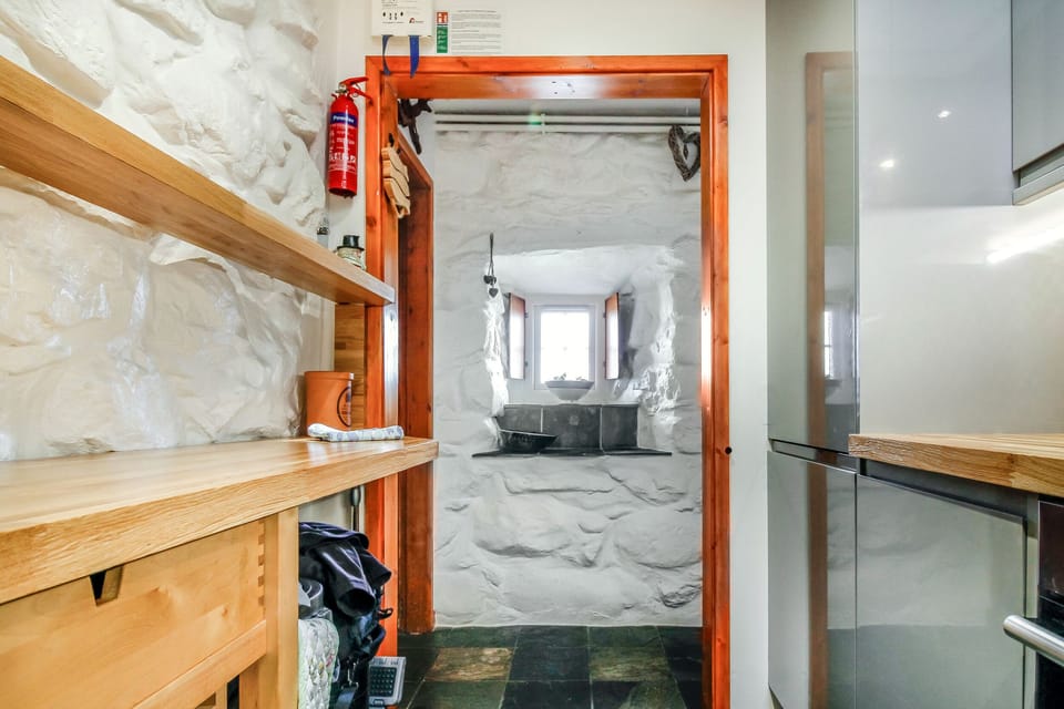 Cottage | Interior