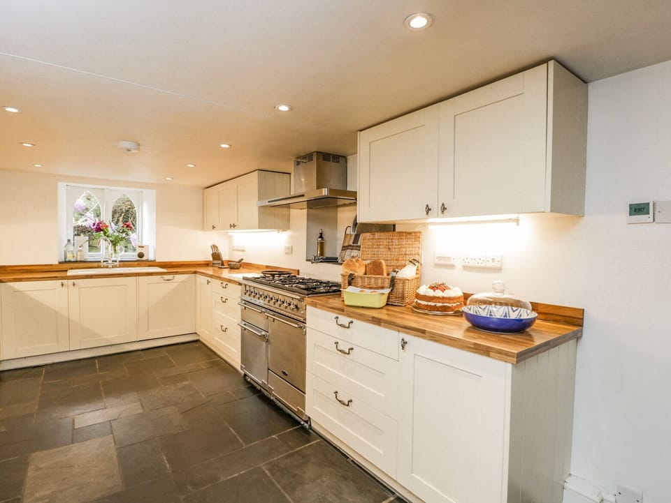 Cottage | Interior