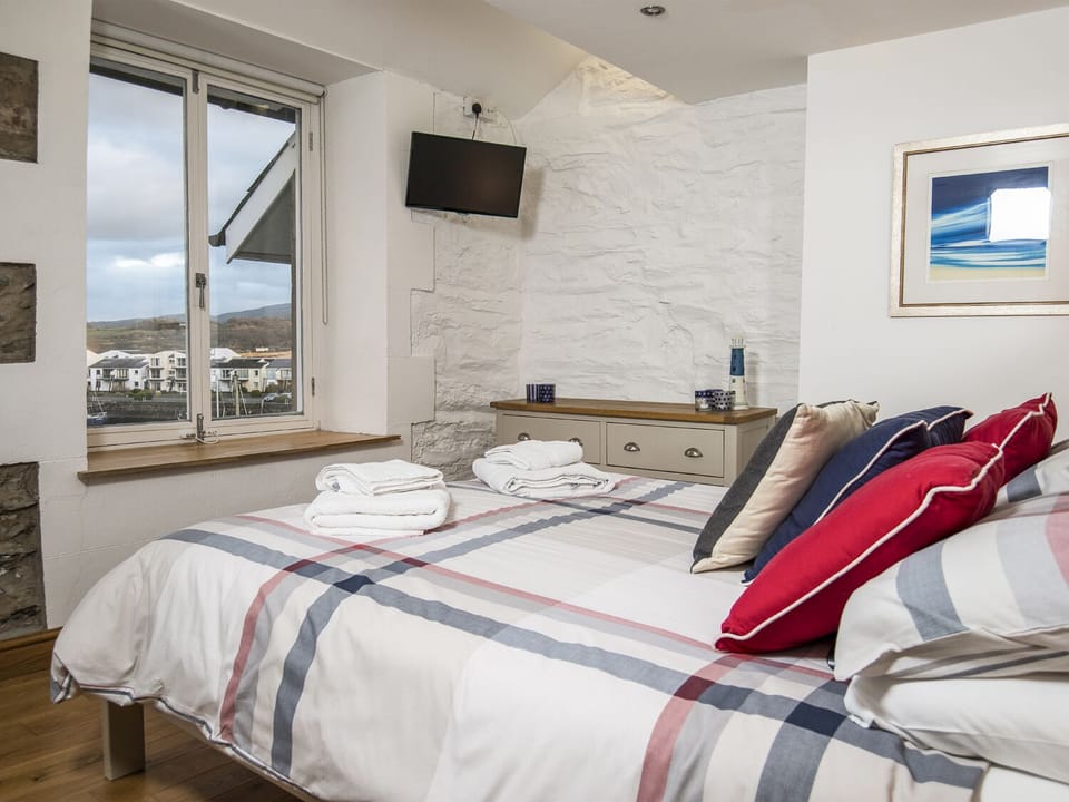 The Captain's Penthouse Cottage in Porthmadog