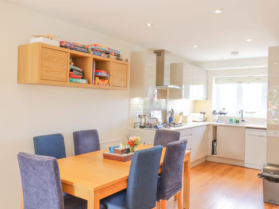 Cottage | Interior