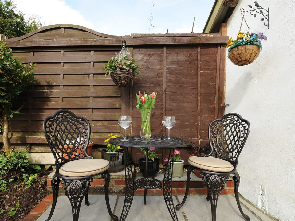 Cottage | Outdoor dining
