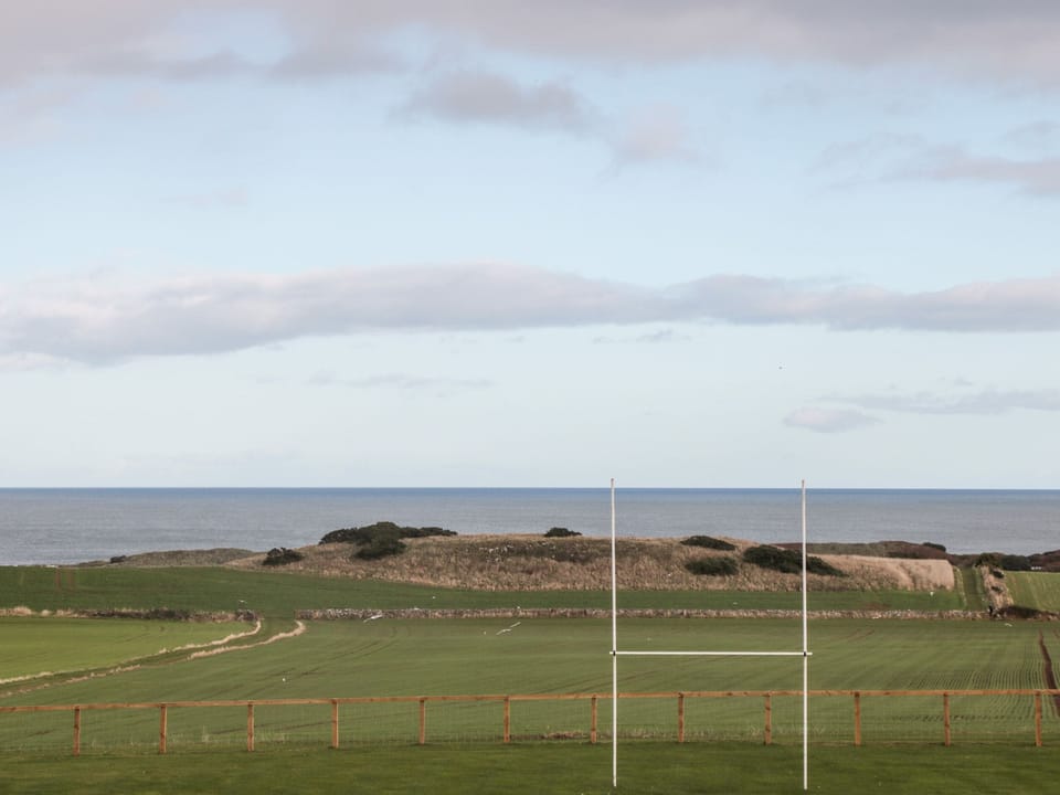 Cottage | Sport court