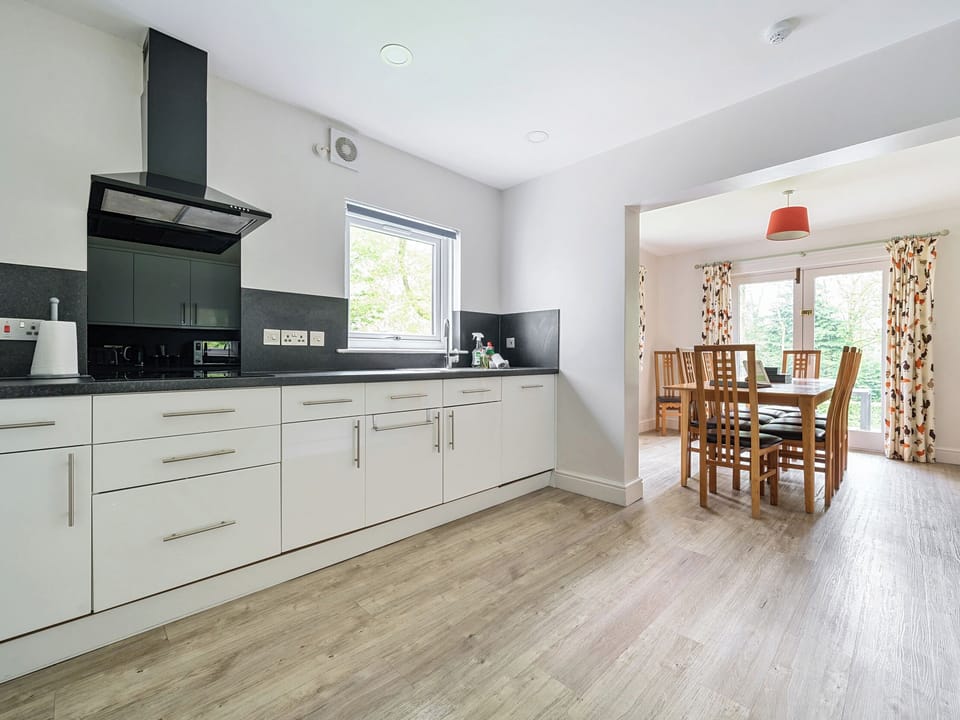 Cottage | Private kitchen | Microwave, stovetop, dishwasher, cookware/dishes/utensils