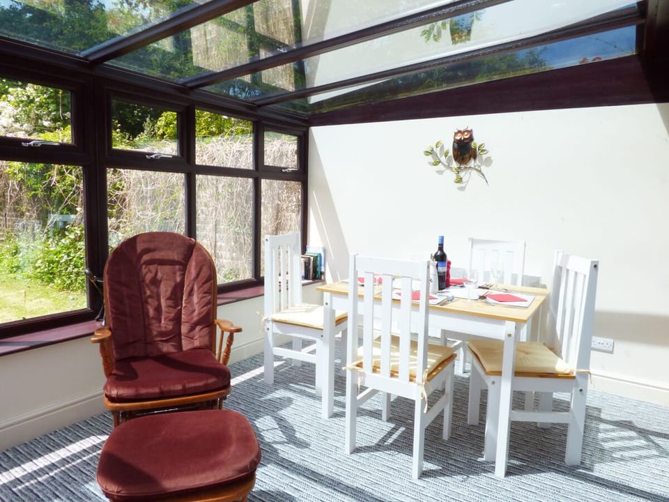 Cottage | Dining