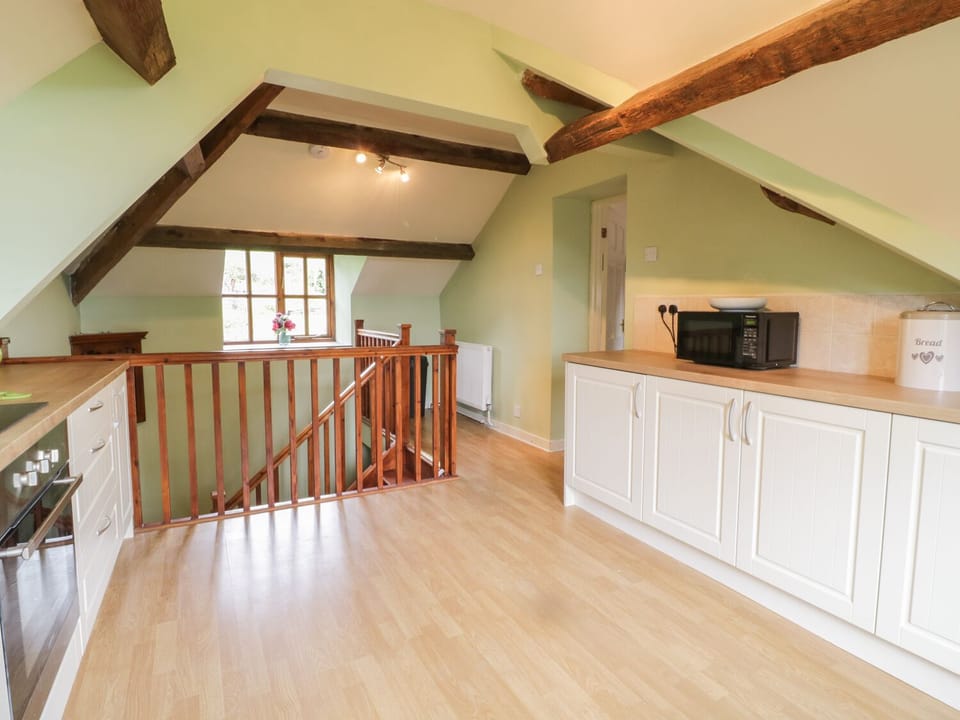 Cottage | Private kitchen | Dishwasher, highchair, cookware/dishes/utensils