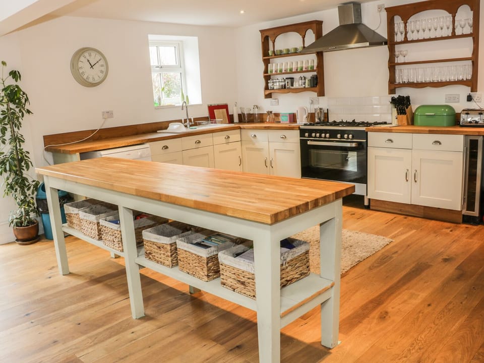Cottage | Interior