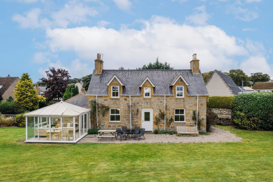 Cottage | Front of property