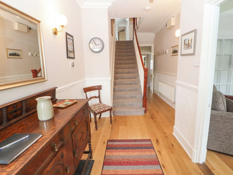 Cottage | Interior