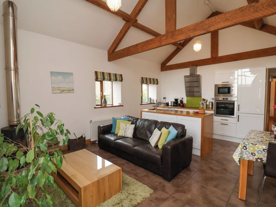 Cottage | Living area | TV