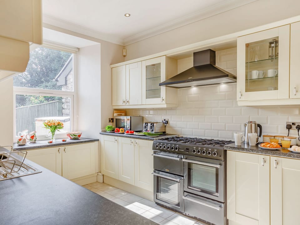 Cottage | Interior