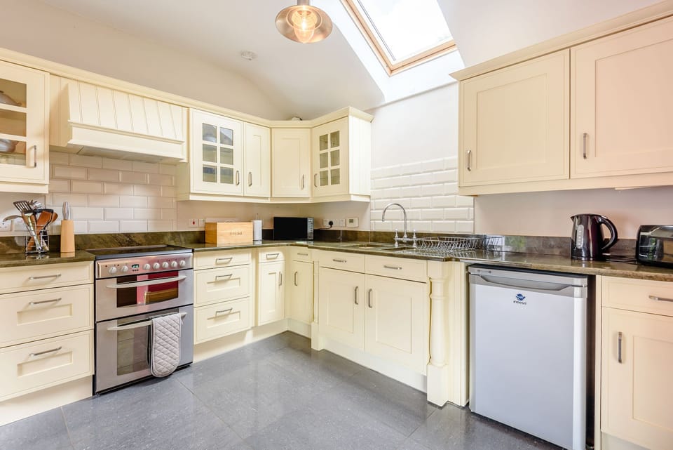 Cottage | Interior