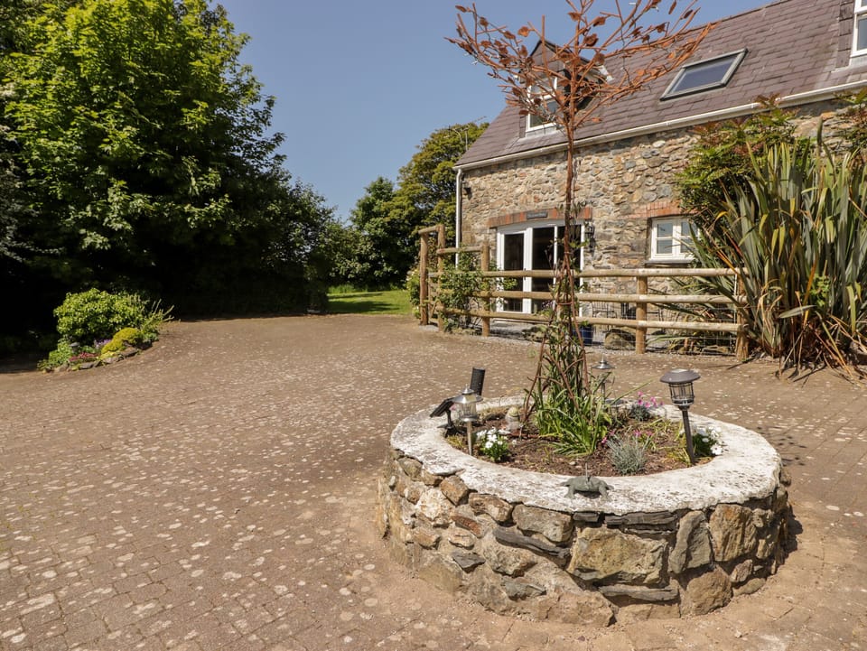 Cottage | Interior
