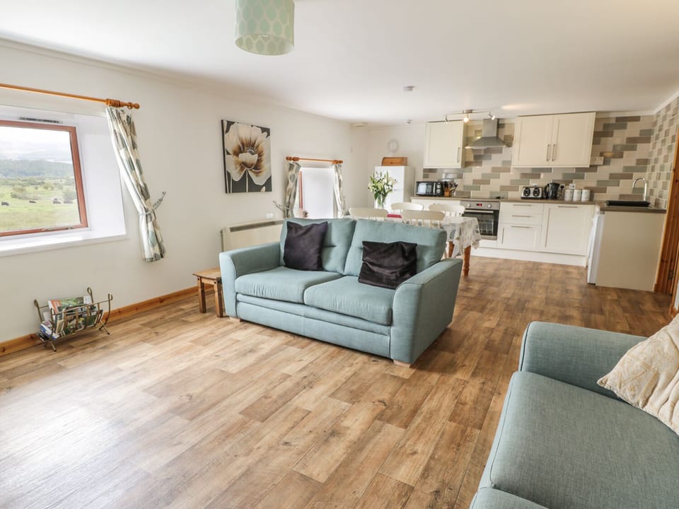 Cottage | Living room | TV