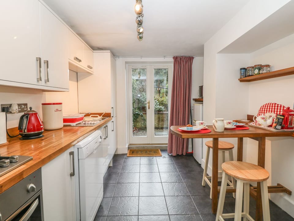 Cottage | Interior