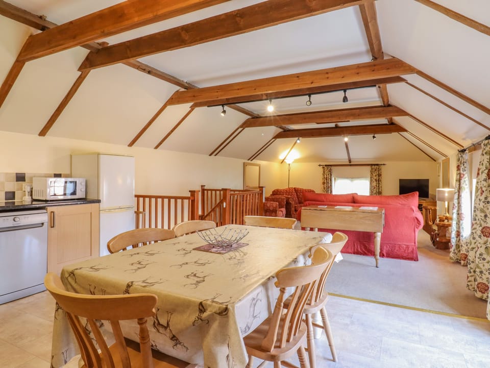 Cottage | Private kitchen | Fridge, microwave, stovetop, dishwasher
